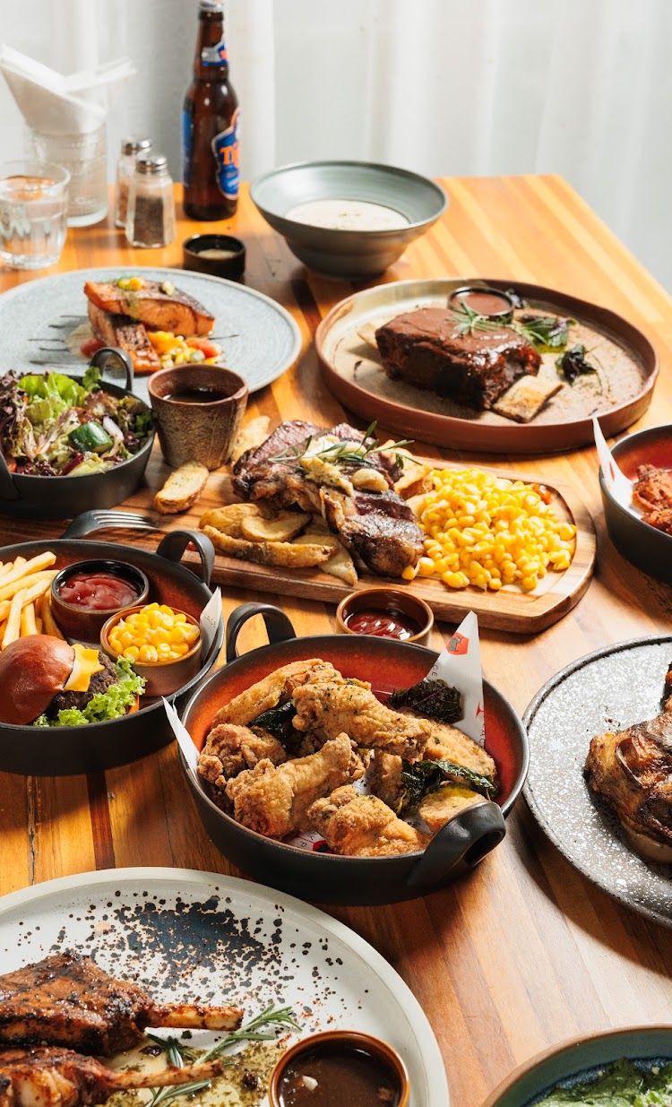 Happy Place Restaurant — 3 / 5